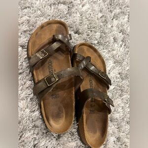 Authentic Birkenstock size 39. Wonderful used condition.